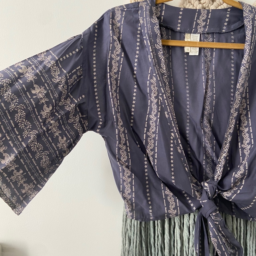 Front tie blouse in navy